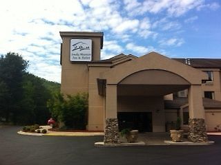 Smoky Mountain Inn & Suites Cherokee Exteriör bild