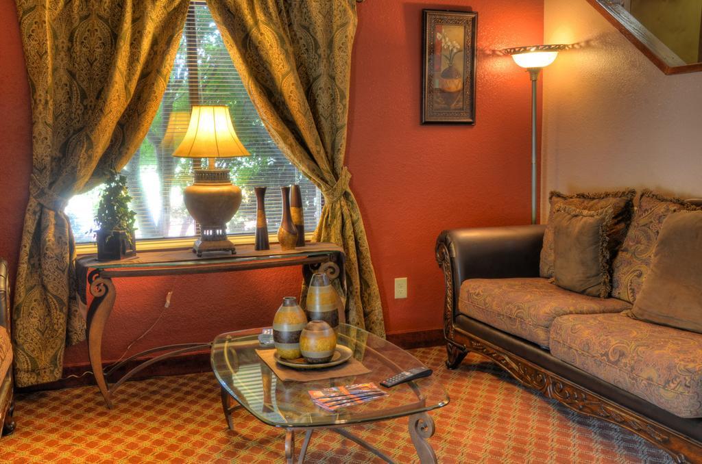Smoky Mountain Inn & Suites Cherokee Exteriör bild