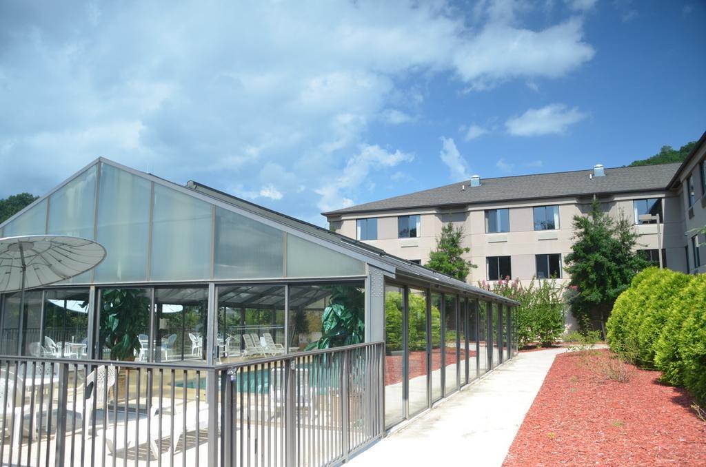 Smoky Mountain Inn & Suites Cherokee Exteriör bild