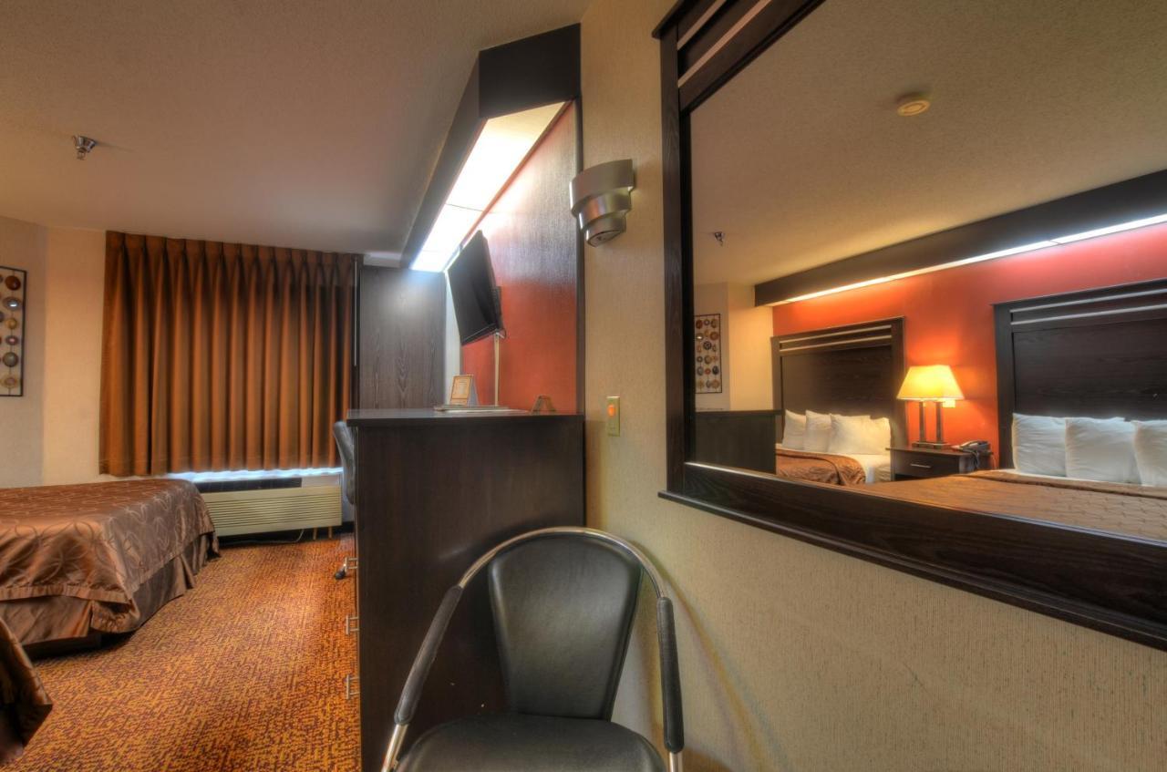 Smoky Mountain Inn & Suites Cherokee Exteriör bild