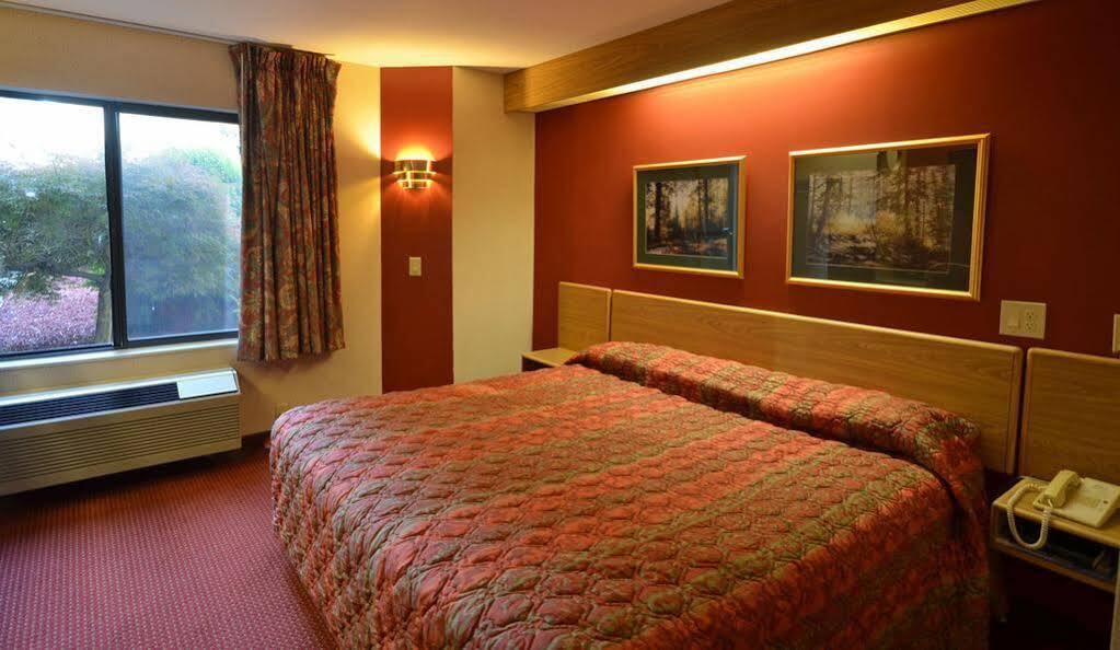 Smoky Mountain Inn & Suites Cherokee Exteriör bild